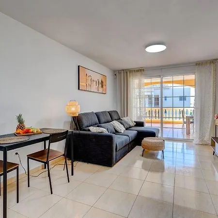 Apartament Bright Retreat With Lush Outdoor Space Palm-mar