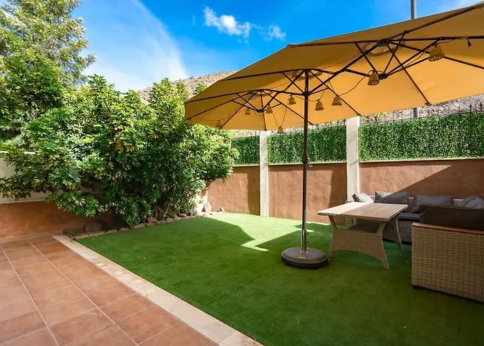 Appartamento Bright Retreat With Lush Outdoor Space