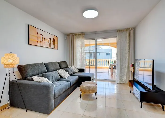 Bright Retreat With Lush Outdoor Space *