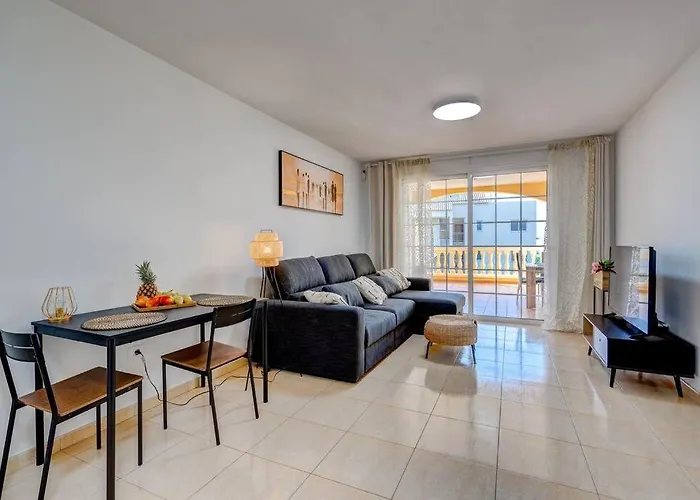 Apartment Bright Retreat With Lush Outdoor Space Palm-mar